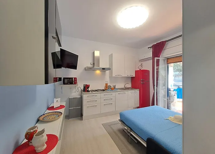 Гостевой дом Chez Lucy By Casa In Mente Чефалу