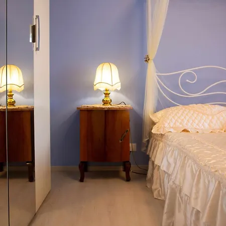 Chez Lucy By Casa In Mente بيت ضيافة تْشيفالو